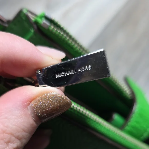 SOLD - Michael Kors | Pebbled Jet Set Travel Large Double Zip Wristlet Wallet - Picture 9 of 11